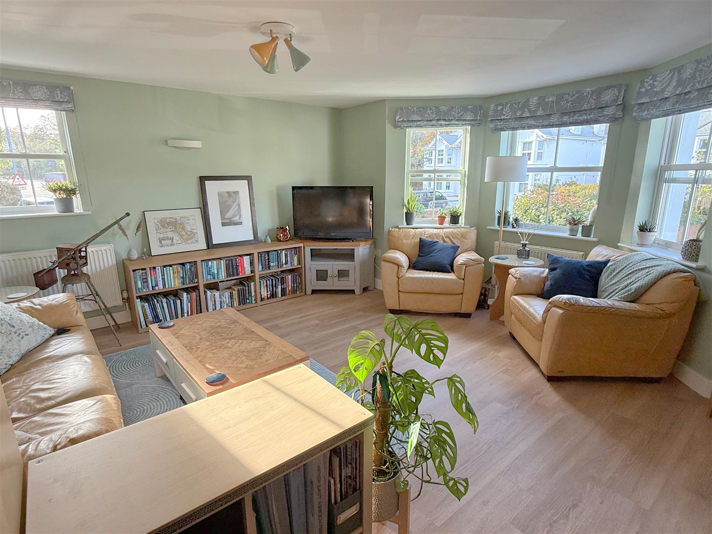 2 bed property in Avenue Road, Falmouth